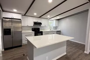 8824 Overlook Dr, Wesley Chapel, FL 33545 - Photo 6