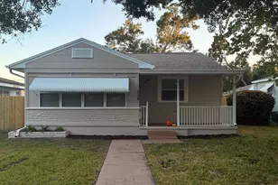 238 43rd Ave N, Saint Petersburg, FL 33703 - Photo 1
