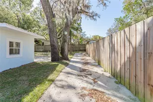 1305 E Osborne Ave, Tampa, FL 33603 - Photo 38