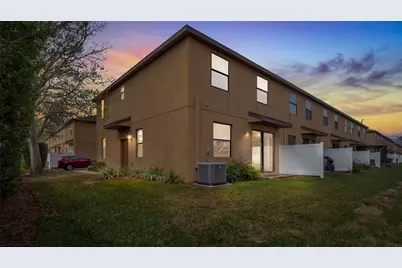 10235 Villa Palazzo Court, Tampa, FL 33615 - Photo 2