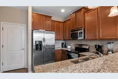 10235 Villa Palazzo Court, Tampa, FL 33615 - Photo 6