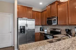 10235 Villa Palazzo Ct, Tampa, FL 33615 - Photo 6