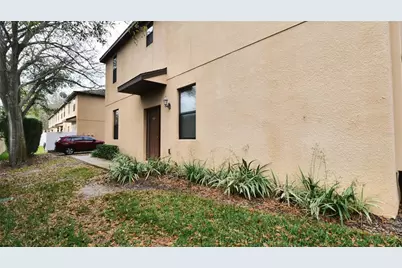 10235 Villa Palazzo Court, Tampa, FL 33615 - Photo 12