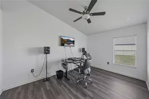 7845 Merchantville Cir, Zephyrhills, FL 33540 - Photo 12