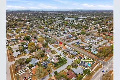 1978 Radcliffe Drive N, Clearwater, FL 33763 - Photo 32