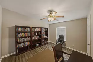 37410 Neukom Ave, Zephyrhills, FL 33541 - Photo 36