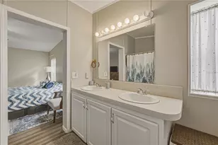 37410 Neukom Ave, Zephyrhills, FL 33541 - Photo 30