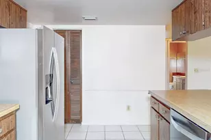 7113 Lauder Pl, Tampa, FL 33617 - Photo 18