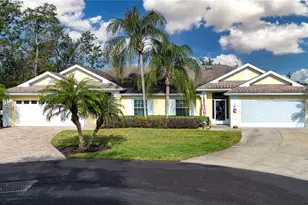 702 Staffordshire Ln, Sun City Center, FL 33573 - Photo 1