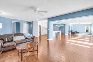 1964 Massachusetts Ave NE, Saint Petersburg, FL 33703 - Photo 18