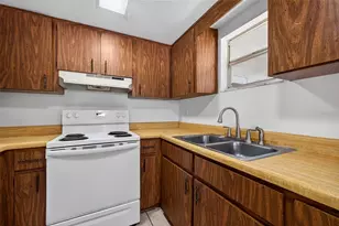 902 2 Houses Ln, Seffner, FL 33584 - Photo 8