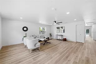 2711 Washington Rd, Valrico, FL 33594 - Photo 6