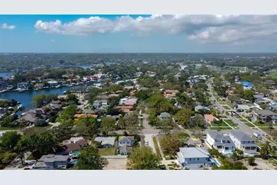 218 Appian Way NE, Saint Petersburg, FL 33704 - Photo 18