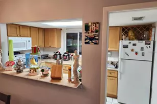 3801 S Lake Dr, Tampa, FL 33614 - Photo 4