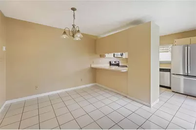 15202 W Pond Woods Drive, Tampa, FL 33618 - Photo 8