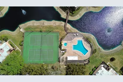 15202 W Pond Woods Drive, Tampa, FL 33618 - Photo 2