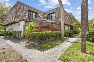 15202 W Pond Woods Dr, Tampa, FL 33618 - Photo 22