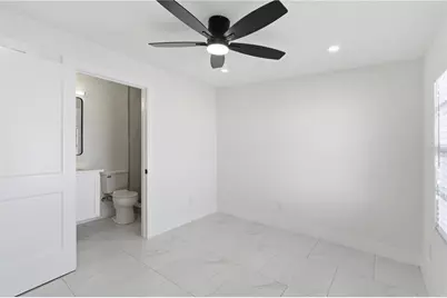 8205 Tanglewood Lane, Tampa, FL 33615 - Photo 28