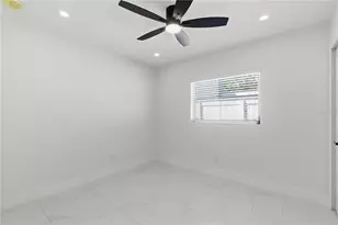 8205 Tanglewood Ln, Tampa, FL 33615 - Photo 18