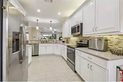 4913 Marble Springs Circle, Wimauma, FL 33598 - Photo 16