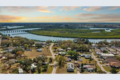 910 Lytle St SW, Ruskin, FL 33570 - Photo 16