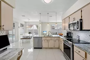 11310 Glenmont Dr, Tampa, FL 33635 - Photo 14