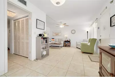 1001 77th Avenue N #112, Saint Petersburg, FL 33702 - Photo 8