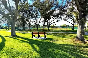 11605 3rd St E, Treasure Island, FL 33706 - Photo 38