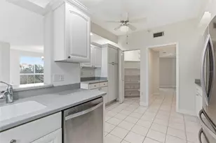 4750 Dolphin Cay Ln S, Saint Petersburg, FL 33711 - Photo 24