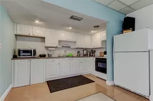 5095 Bay St NE, Saint Petersburg, FL 33703 - Photo 16