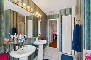 19 Sandpiper Rd, Tampa, FL 33609 - Photo 40