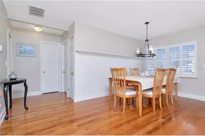 10212 Newport Circle, Tampa, FL 33612 - Photo 10