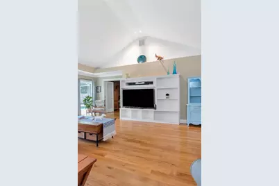 10212 Newport Circle, Tampa, FL 33612 - Photo 18