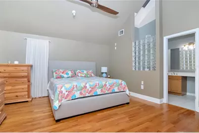 10212 Newport Circle, Tampa, FL 33612 - Photo 24