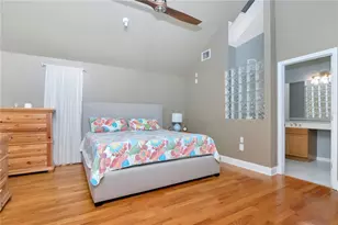 10212 Newport Cir, Tampa, FL 33612 - Photo 24