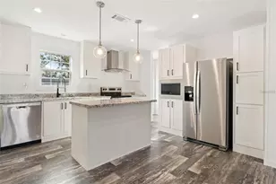 5234 Yellow Pine St N, Saint Petersburg, FL 33709 - Photo 8