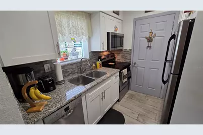 8630 Mallard Reserve Drive #105, Tampa, FL 33614 - Photo 4