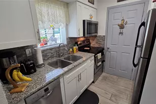 8630 Mallard Reserve Dr, Tampa, FL 33614 - Photo 4