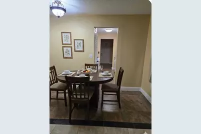 10032 65th Avenue N #8, Saint Petersburg, FL 33708 - Photo 4