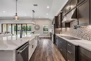 9206 Isabella Cir, Parrish, FL 34219 - Photo 10