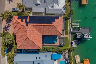 824 Island Way, Clearwater Beach, FL 33767 - Photo 2