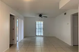 4106 Ashford Green Pl, Tampa, FL 33613 - Photo 4