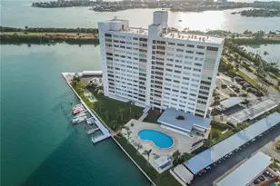 31 Island Way, Clearwater Beach, FL 33767 - Photo 1