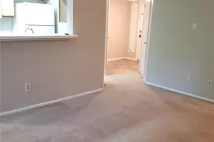 8630 Mallard Reserve Dr, Tampa, FL 33614 - Photo 4