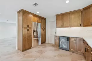 3921 Versailles Dr, Tampa, FL 33634 - Photo 8