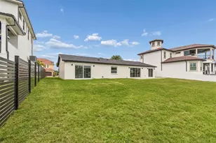 3921 Versailles Dr, Tampa, FL 33634 - Photo 26