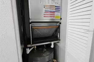 7604 Abbey Ln, Tampa, FL 33617 - Photo 32