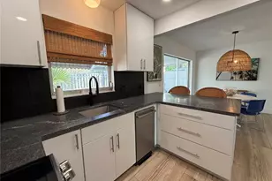 204 Mindy Dr, Largo, FL 33771 - Photo 10