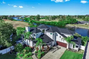 945 Bunker View Dr, Apollo Beach, FL 33572 - Photo 1