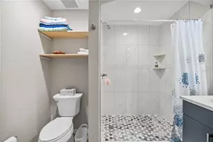 200 4th Ave S, Saint Petersburg, FL 33701 - Photo 16